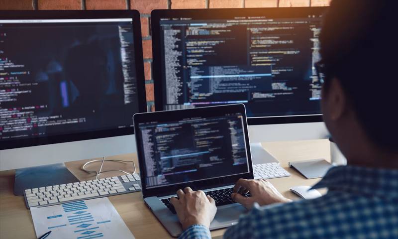 数据科学选型:R与Python如何赋能渝北区网站建设?